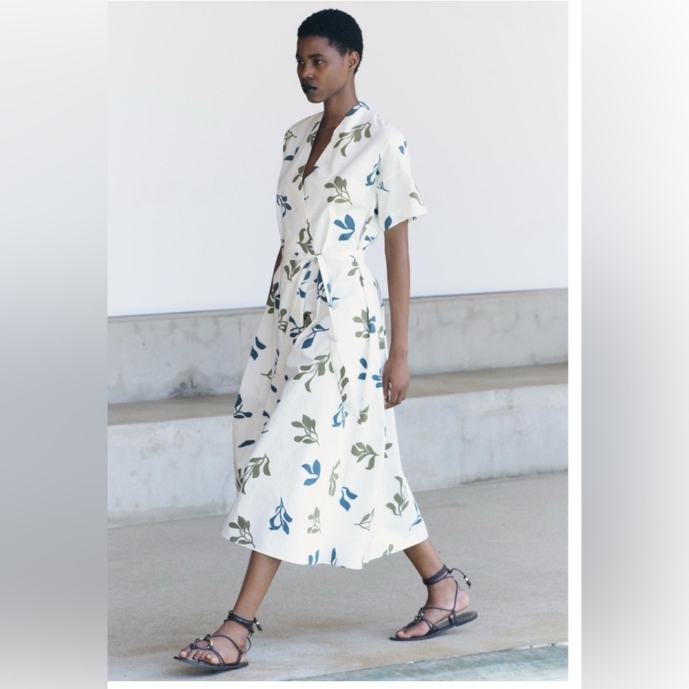 Zara Printed Floral Leaves Poplin Midi Dress , size Small , like new